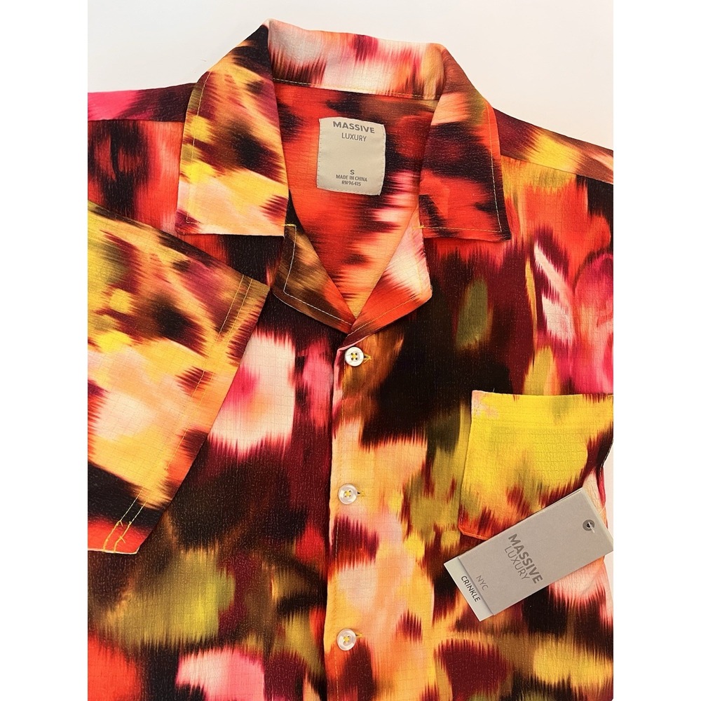 Massive Luxury Flor Set Short Sleeve  Button Down Shirt Size Small Crinkle